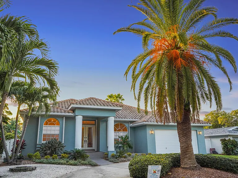 3012 E Vina Del Mar Blvd — Photo 3