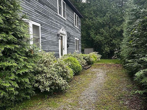 4th image of 34 Pleasant Street