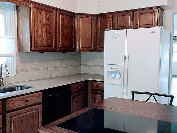 Quartz countertop tile backs