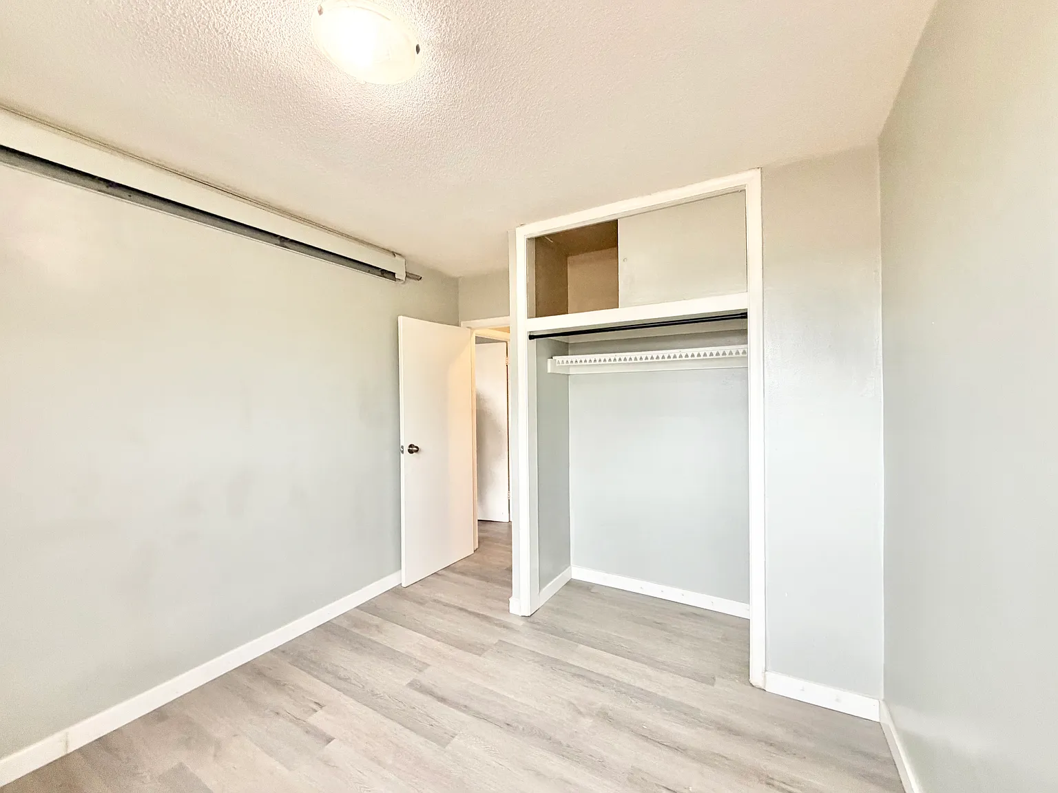 104 King Edward Avenue London — Photo 4