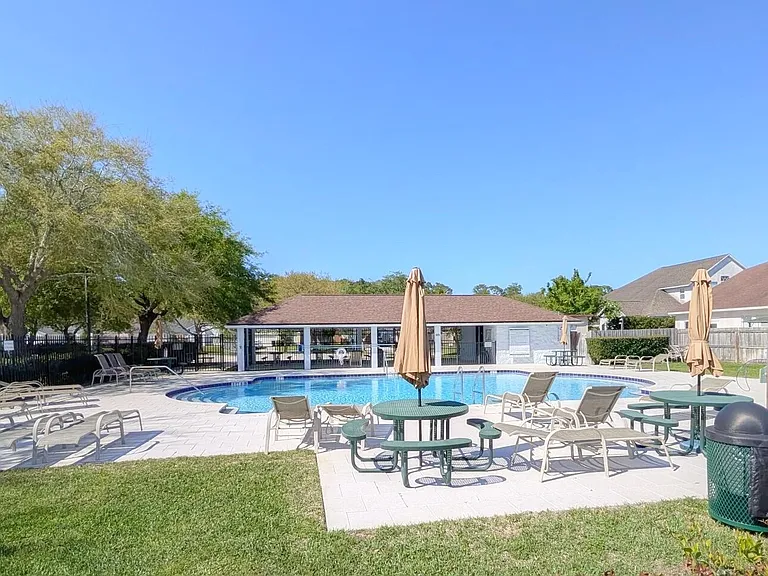 12985 Harborton Dr — Photo 34