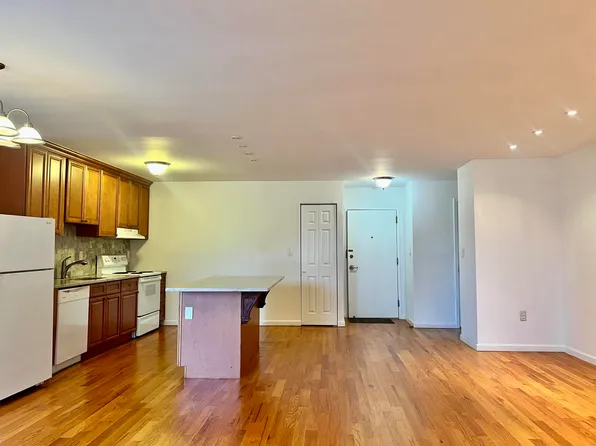 1111 River Road image 8 of 12