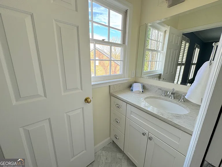 18 Dean Overlook NW — Photo 33