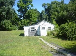 15 Anthony St, Acushnet, MA 02743