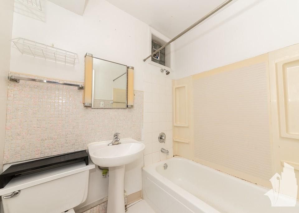 1st image of 1509 W Barry Ave #1507-3