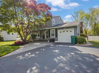 5 Sutton Ct, Matawan, NJ 07747