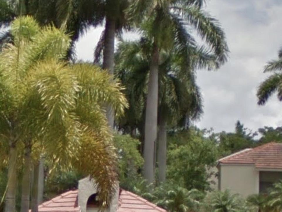 1st image of 20150 NE 3rd Ct APT 2