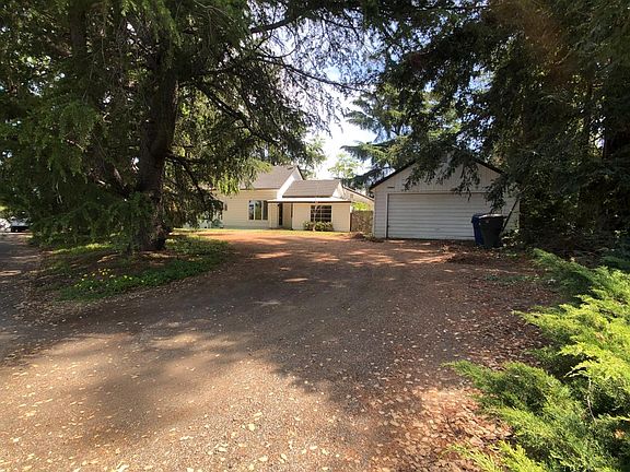 3rd image of 16590 Garden Ln