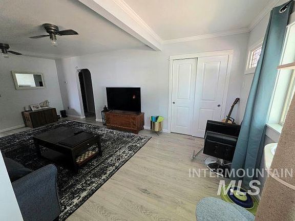 4th image of 411 29th St