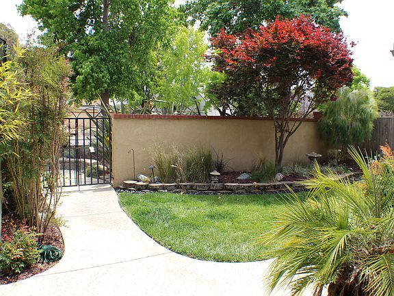2nd image of 1212 Laguna Ln