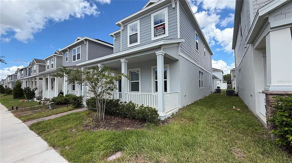 4 bed, 3.0 bath, 1880 sqft, $2,500 — Photo 2