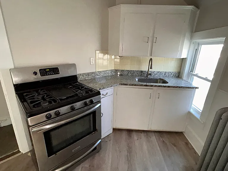 Granite counters and stainless appliances