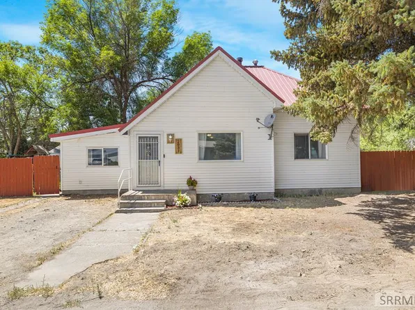 2031 Lawrence Ln, Blackfoot, ID 83221