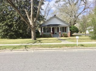 229 Strickland St, Pembroke, GA 31321