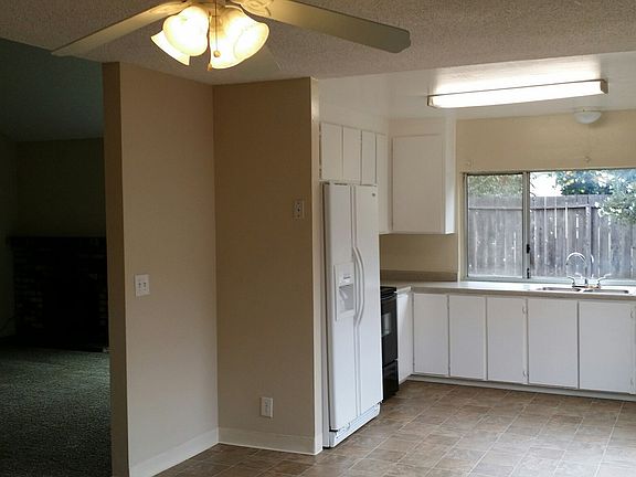 4th image of 258 Martinvale Ln