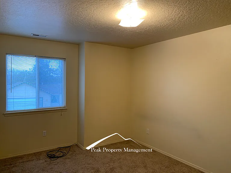 106 Hunter Ct #102 — Photo 9