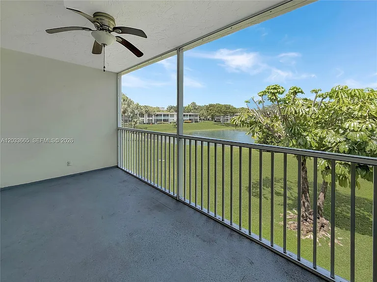 3641 Oaks Clubhouse Dr #201 — Photo 23