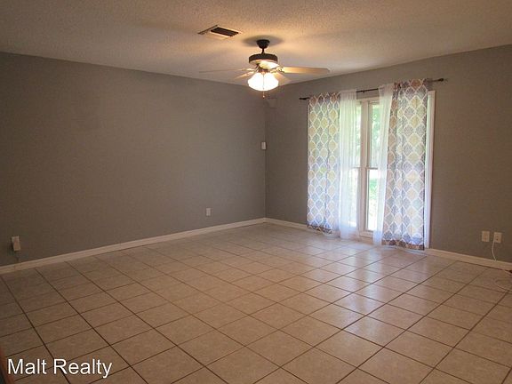 5th image of 4295 Island Cir APT C