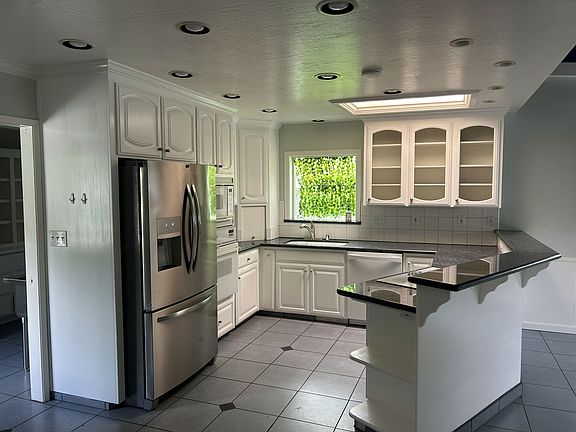 5th image of 2943 Cottle Ave