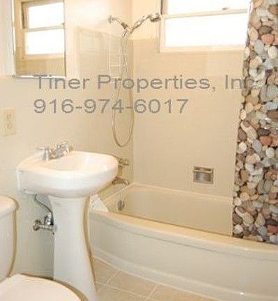5th image of 2462 Catalina Dr
