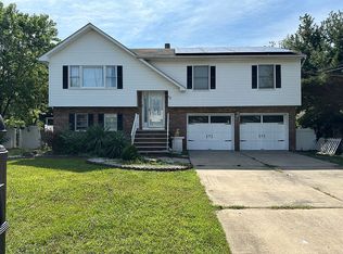 52 Fairview Ave, Edison, NJ 08817