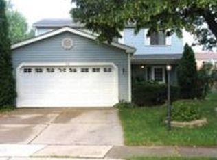 712 Garden Cir, Streamwood, IL 60107