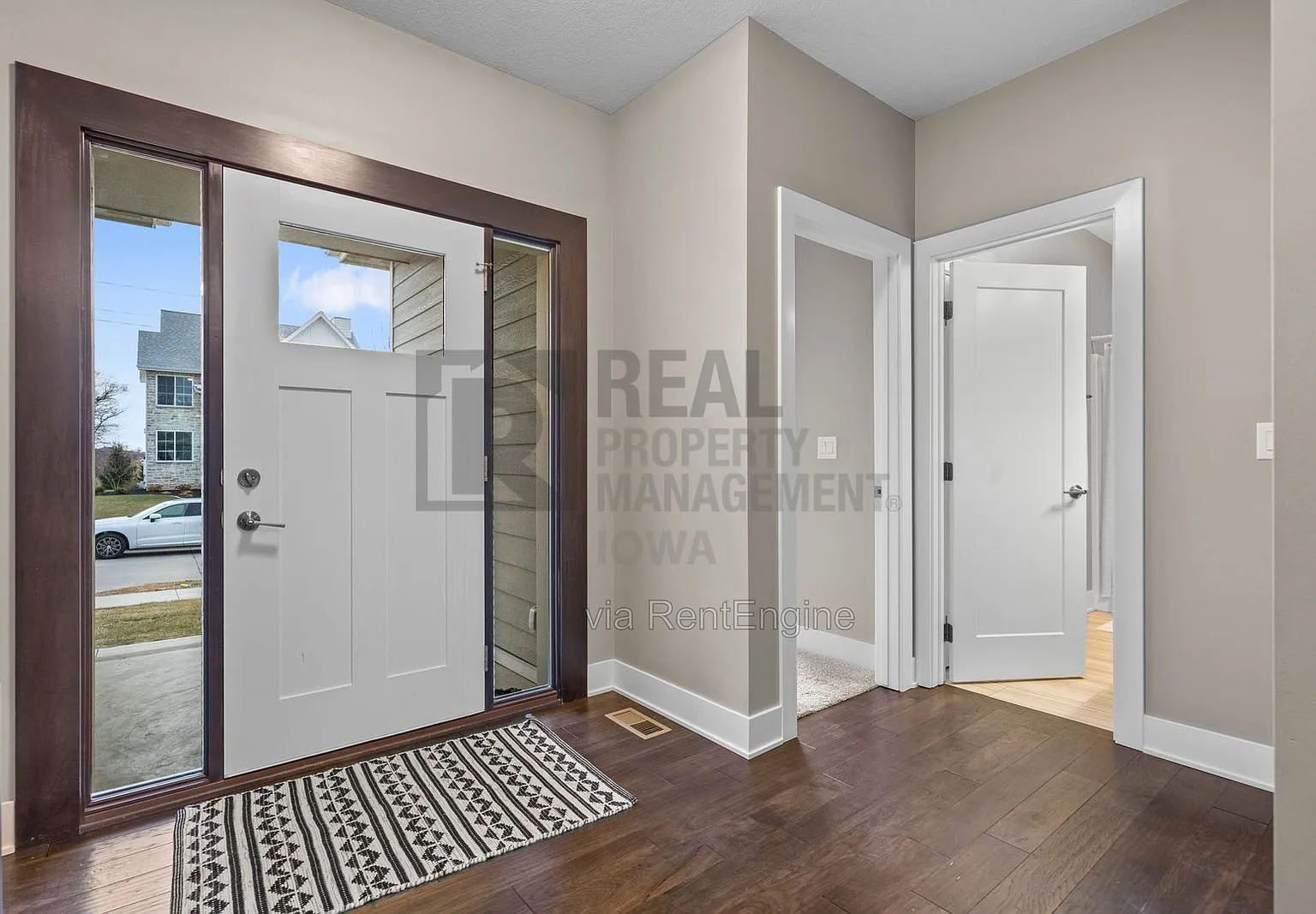 5 bed, 2.5 bath, 1803 sqft, $3,295 — Photo 2
