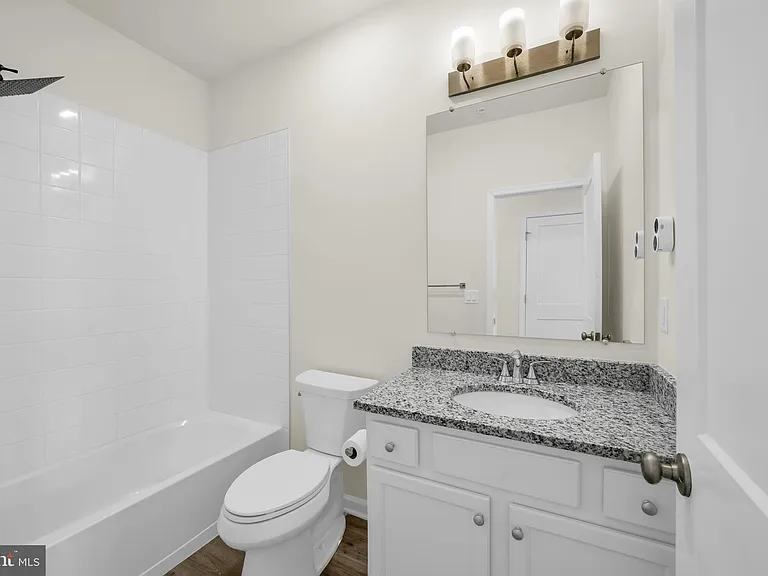 228 Park Ln — Photo 16