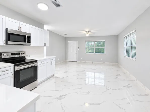 1529 SW 22nd St #1, Fort Lauderdale, FL 33315