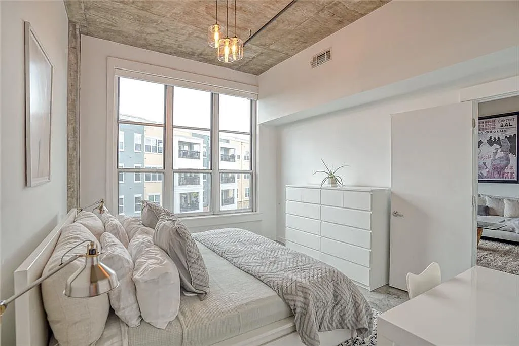 1 bed, 1.0 bath, 852 sqft, $3,500 — Photo 3