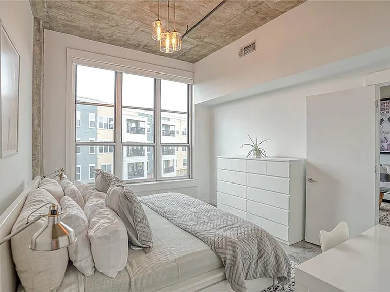 245 N Highland Ave NE #411 — Photo 3