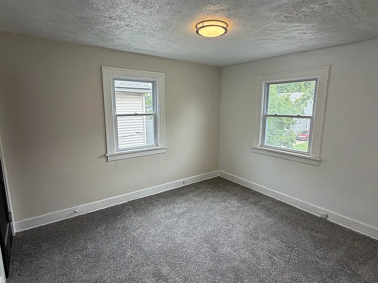 10706 Dove Ave — Photo 10