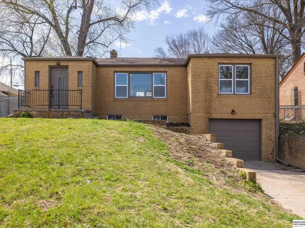 2142 S 38th St, Omaha, NE 68105