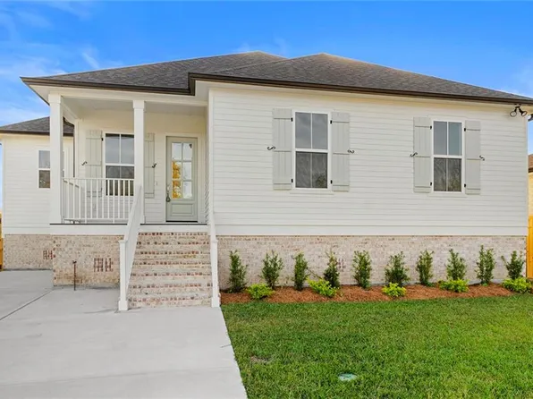 3921 Norwood Dr, Chalmette, LA 70043