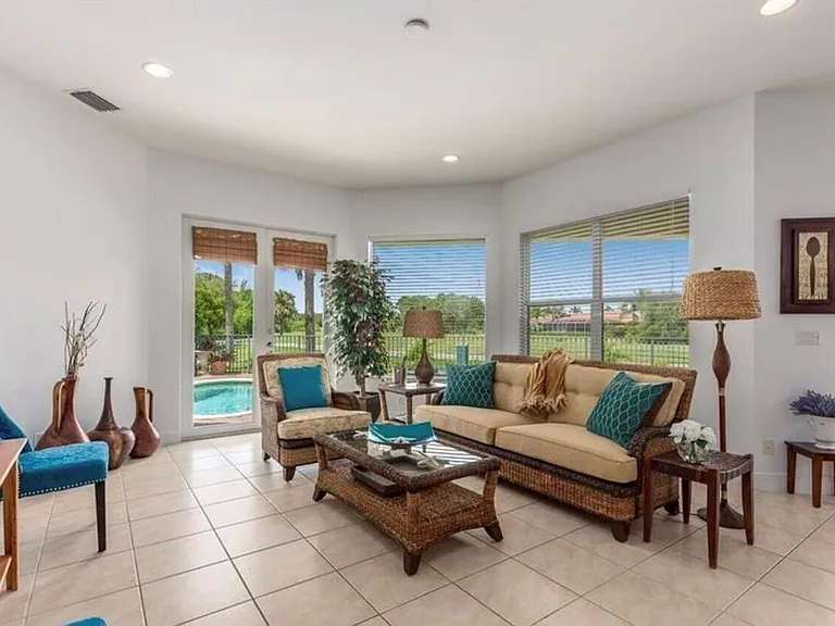 850 SW Palm Cove Dr — Photo 3