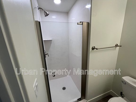 3rd image of 945 W Shadow Brook Ln