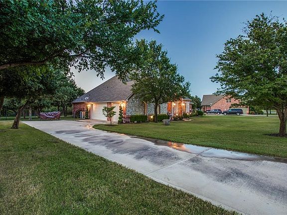 4th image of 132 Crooked Stick Ln
