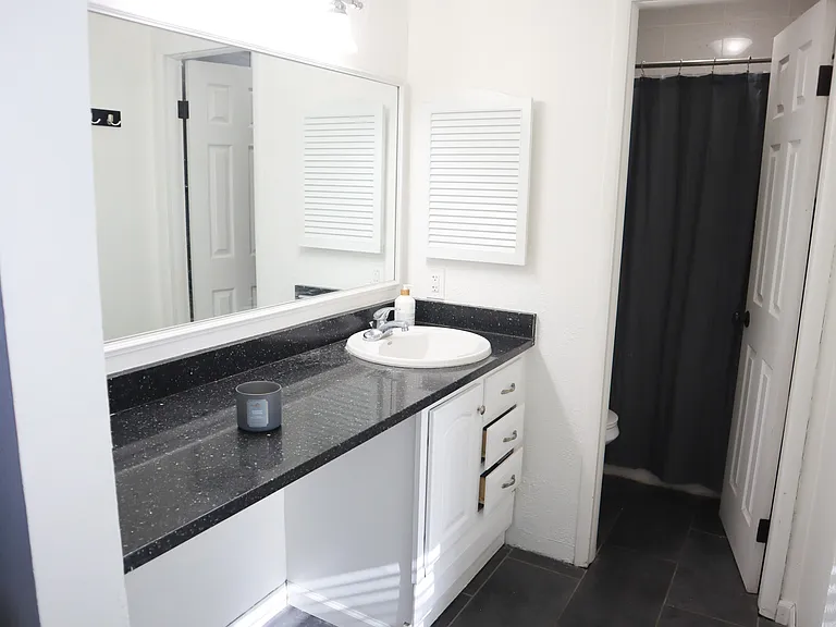 1050 S Monaco Pkwy #78 — Photo 23