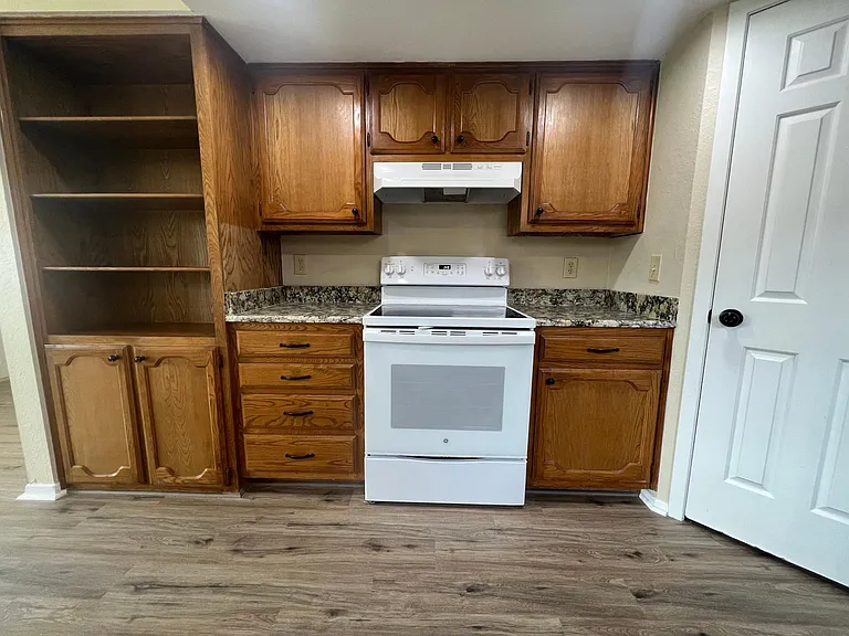 1653 Parkview Dr — Photo 11