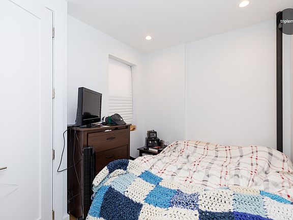 5th image of 228 E 27th St #3CD