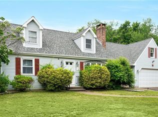 25 Edgewood St, Cromwell, CT 06416
