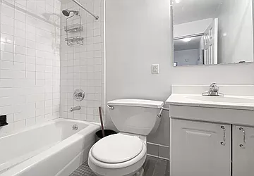 Rented by R New York