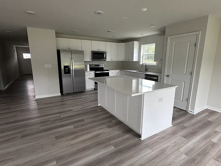 920 Jones Way — Photo 1