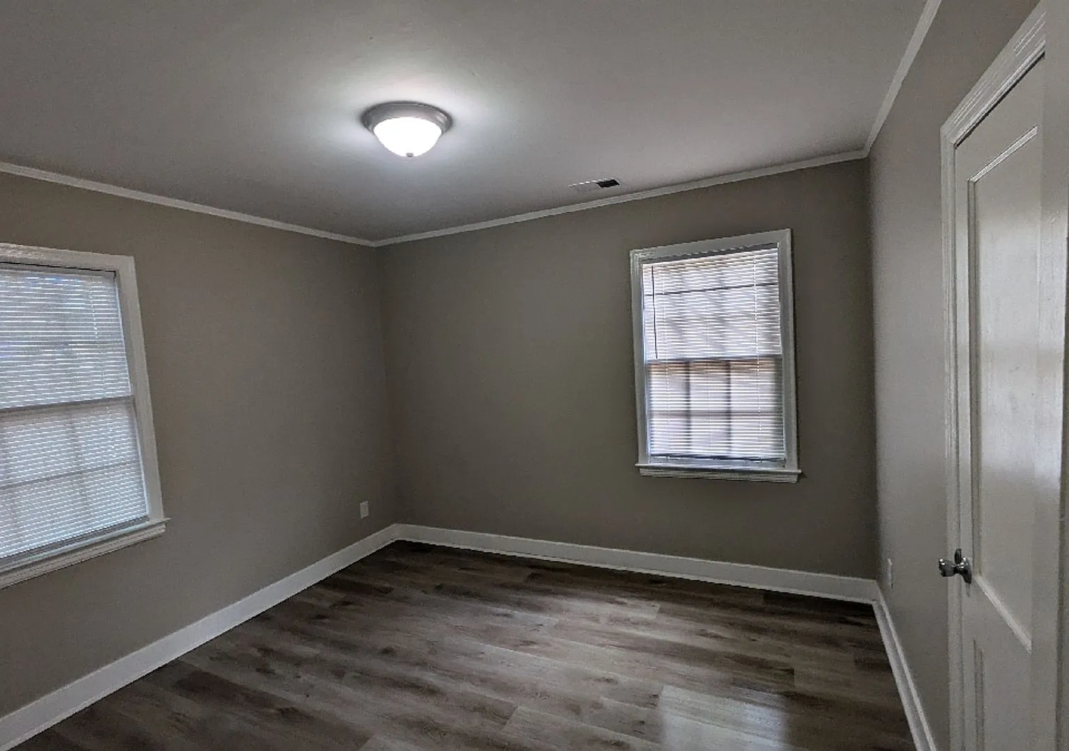 Charming 2-Bedroom Home with Comfortable Living Space — Photo 2