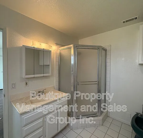 1815 N Westwood Ave #A — Photo 57