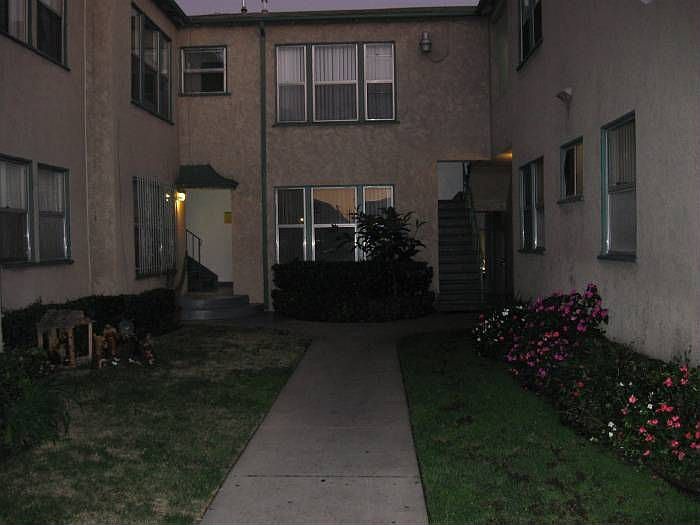 2nd image of 1652 S La Brea Ave