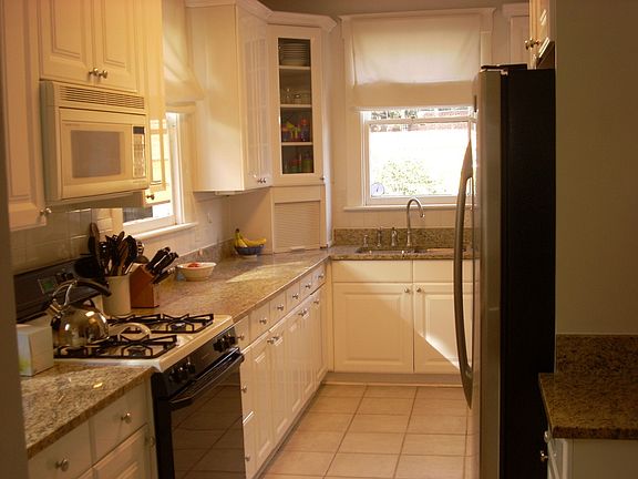 Great Updated Kitchen with Granite and Undernmount Sink