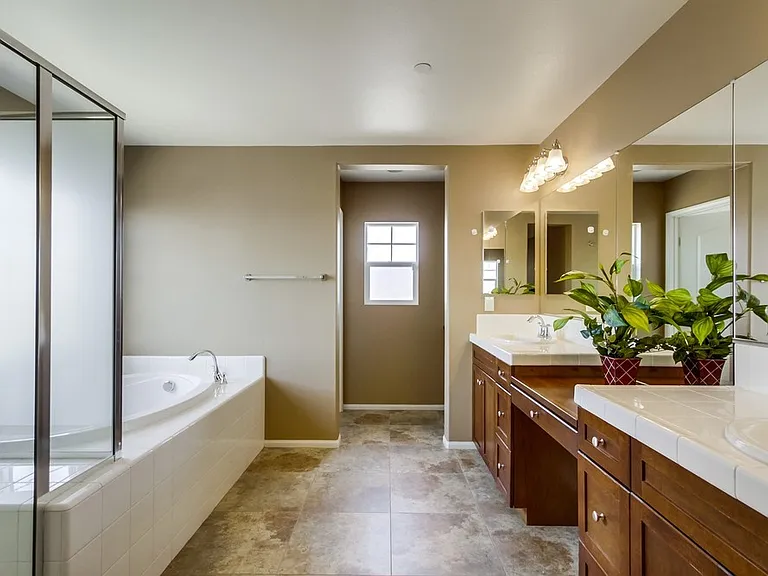 5102 Sevilla St — Photo 40