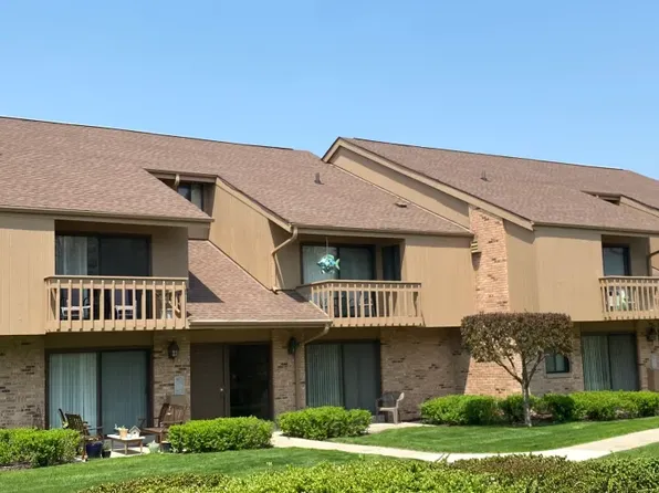 Regal Crest Village, 13275 W Burleigh Rd #1, Brookfield, WI 53005