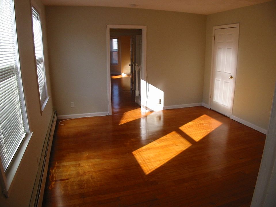 1st image of 260 Norfolk St APT 2R
